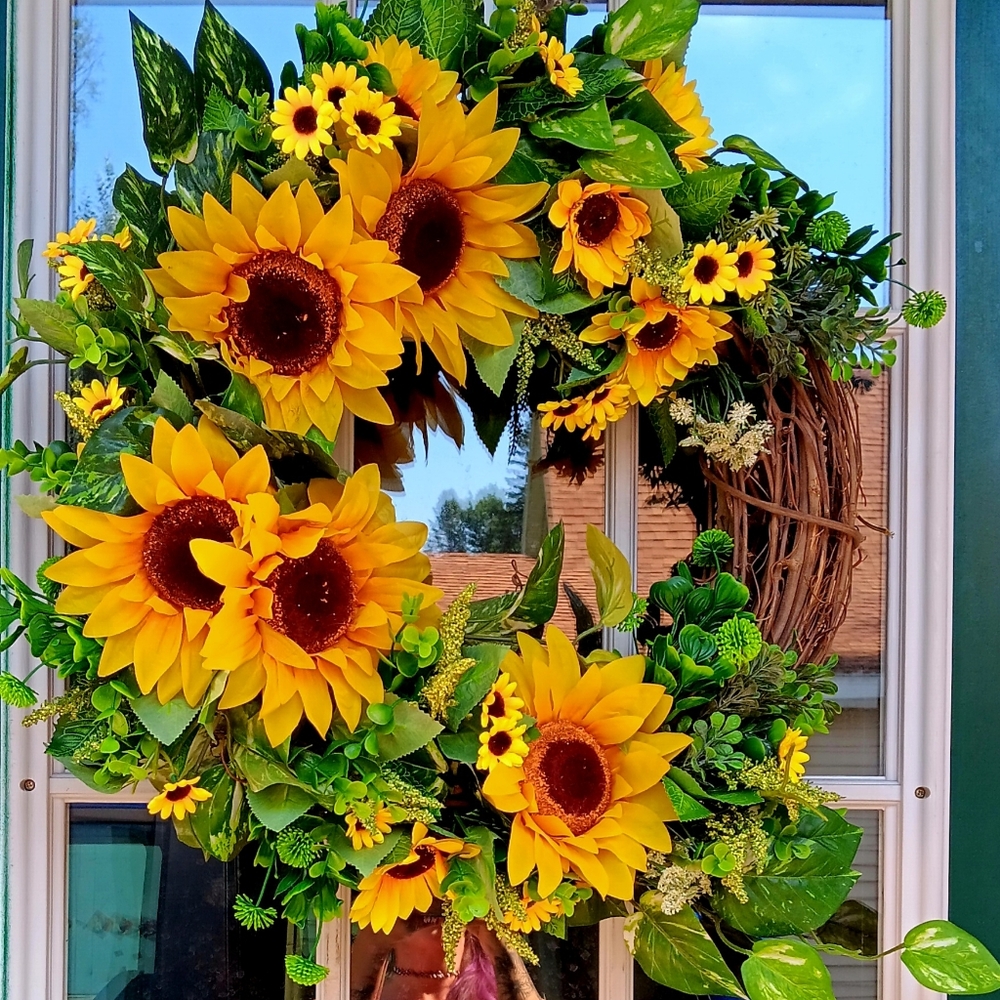 Sunflower grapevine wreatg